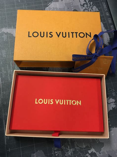 louis vuitton paket.